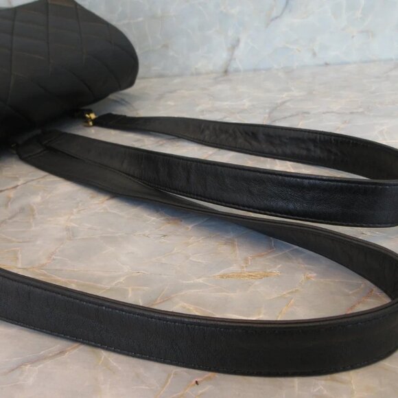 Authentic 1990s Chanel Backpack Black Lambskin Leather Quilted Vintage - Picture 9 of 16